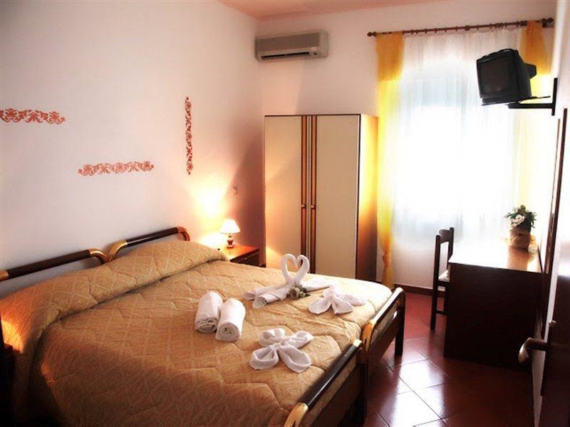 Hotel Umberto Ricadi