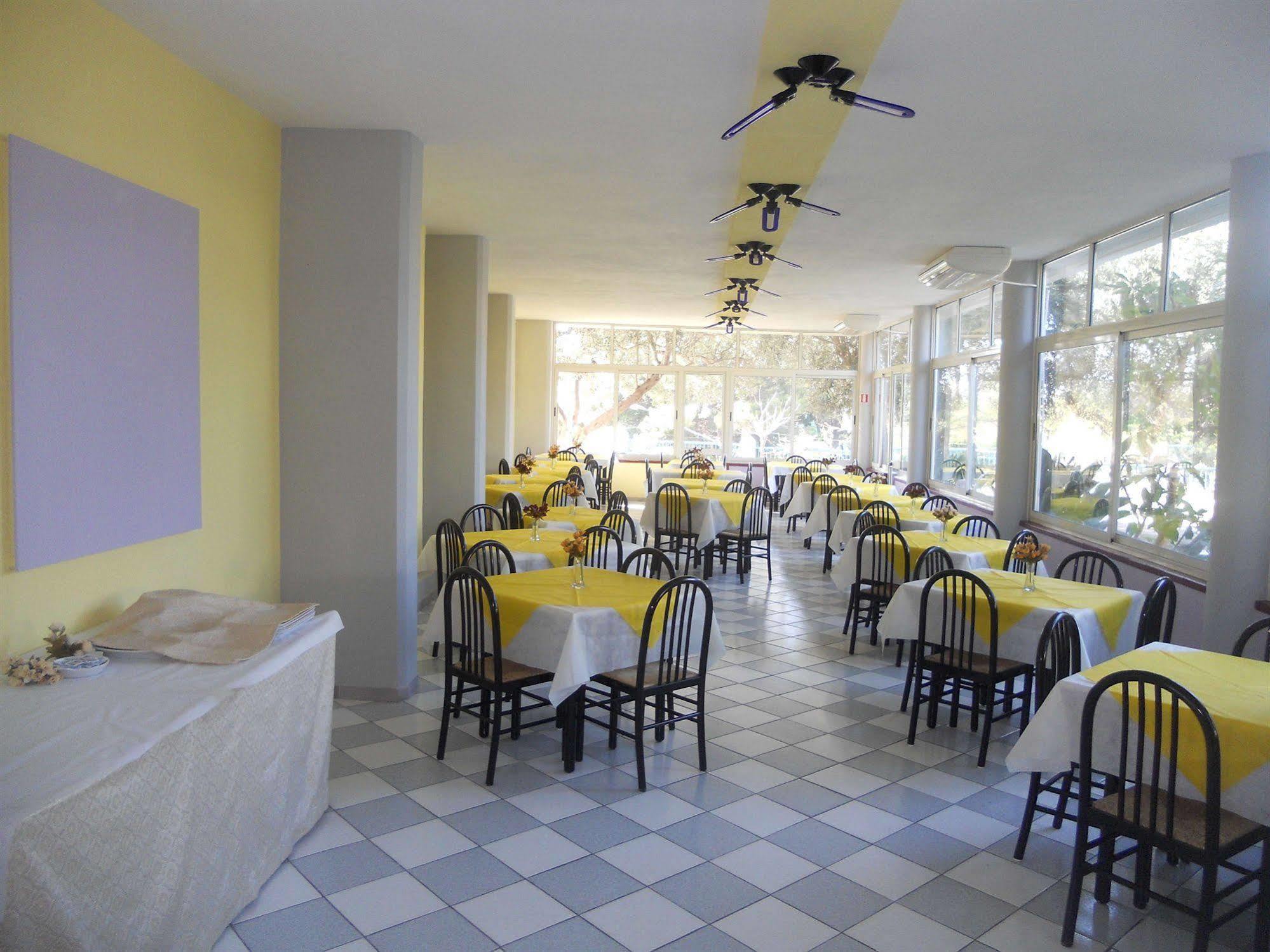 Hotel Umberto Ricadi
